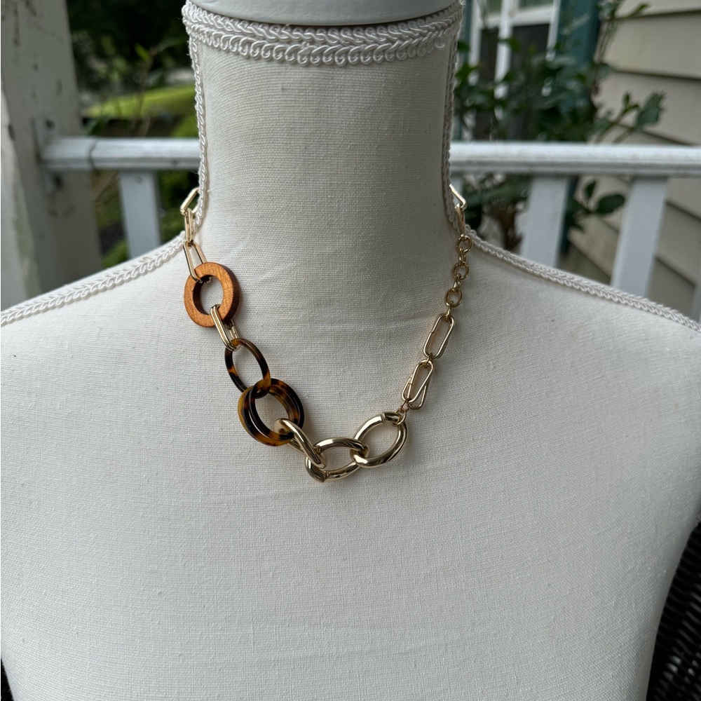 MIKE GOLD STATEMENT NECKLACE